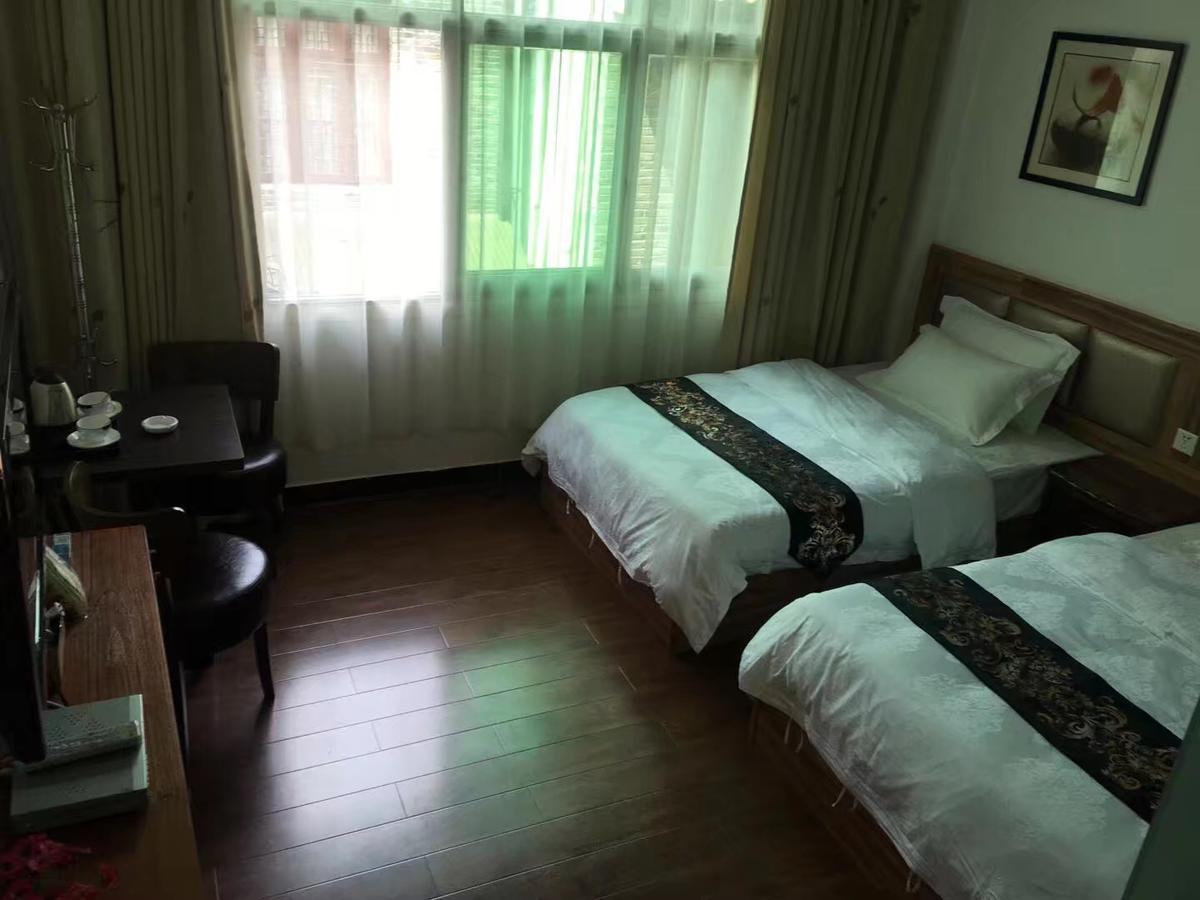 Fenghuang Little Bear Family Guest House Extérieur photo