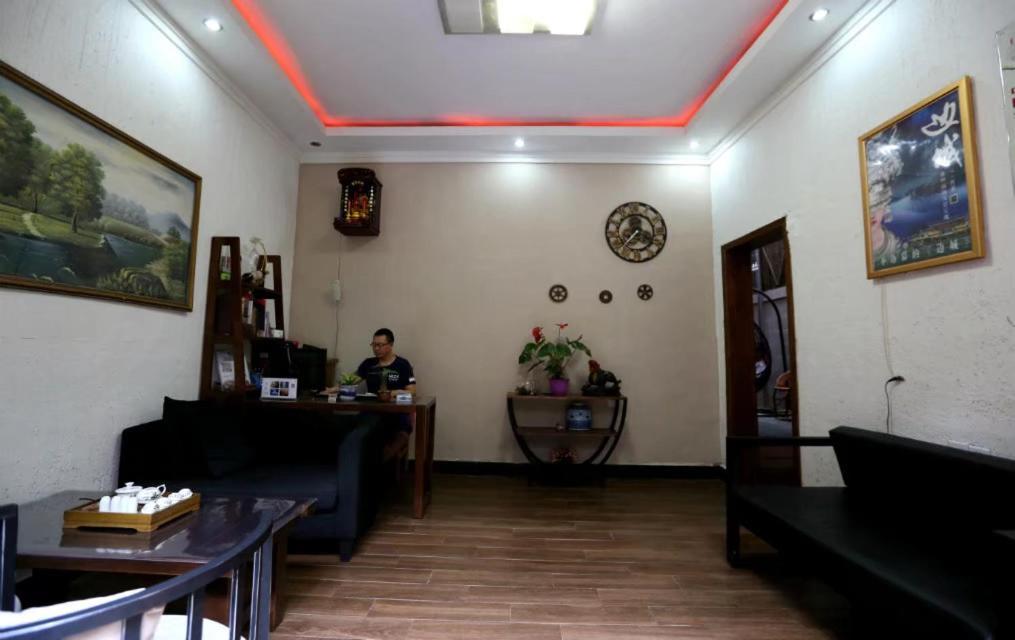 Fenghuang Little Bear Family Guest House Extérieur photo
