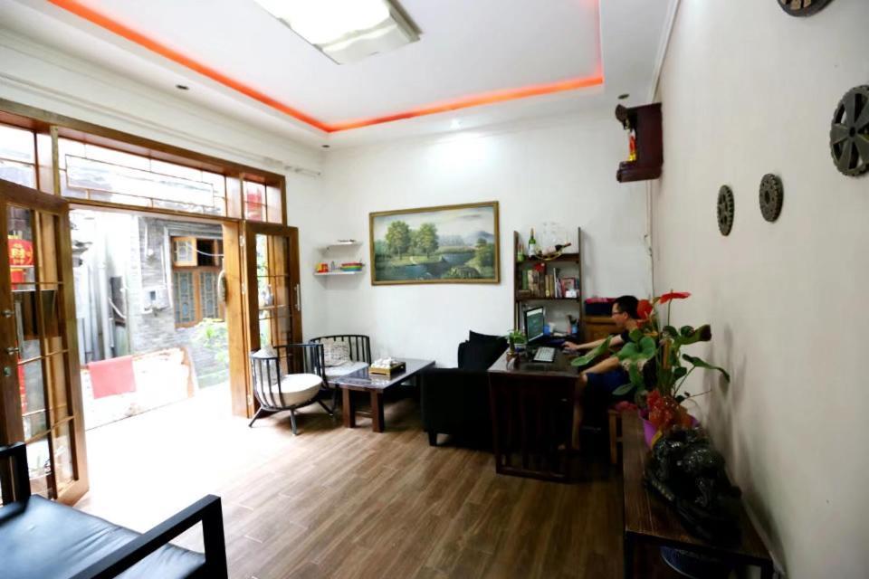 Fenghuang Little Bear Family Guest House Extérieur photo
